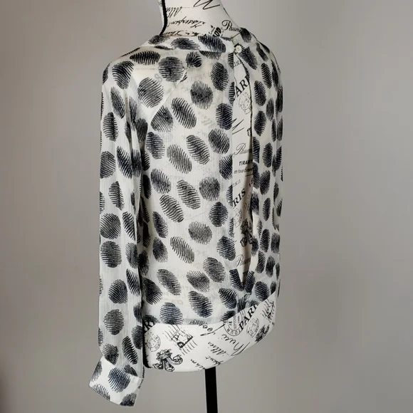 {Free Bird|Anthro} Long Sleeve Sheer Top Open Back - Picture 2 of 8